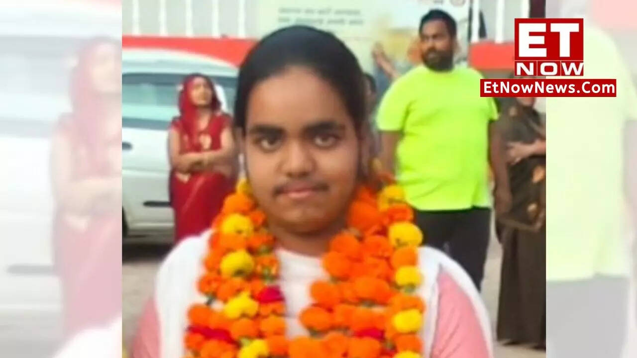 up board result 2024 class 10 topper prachi nigam