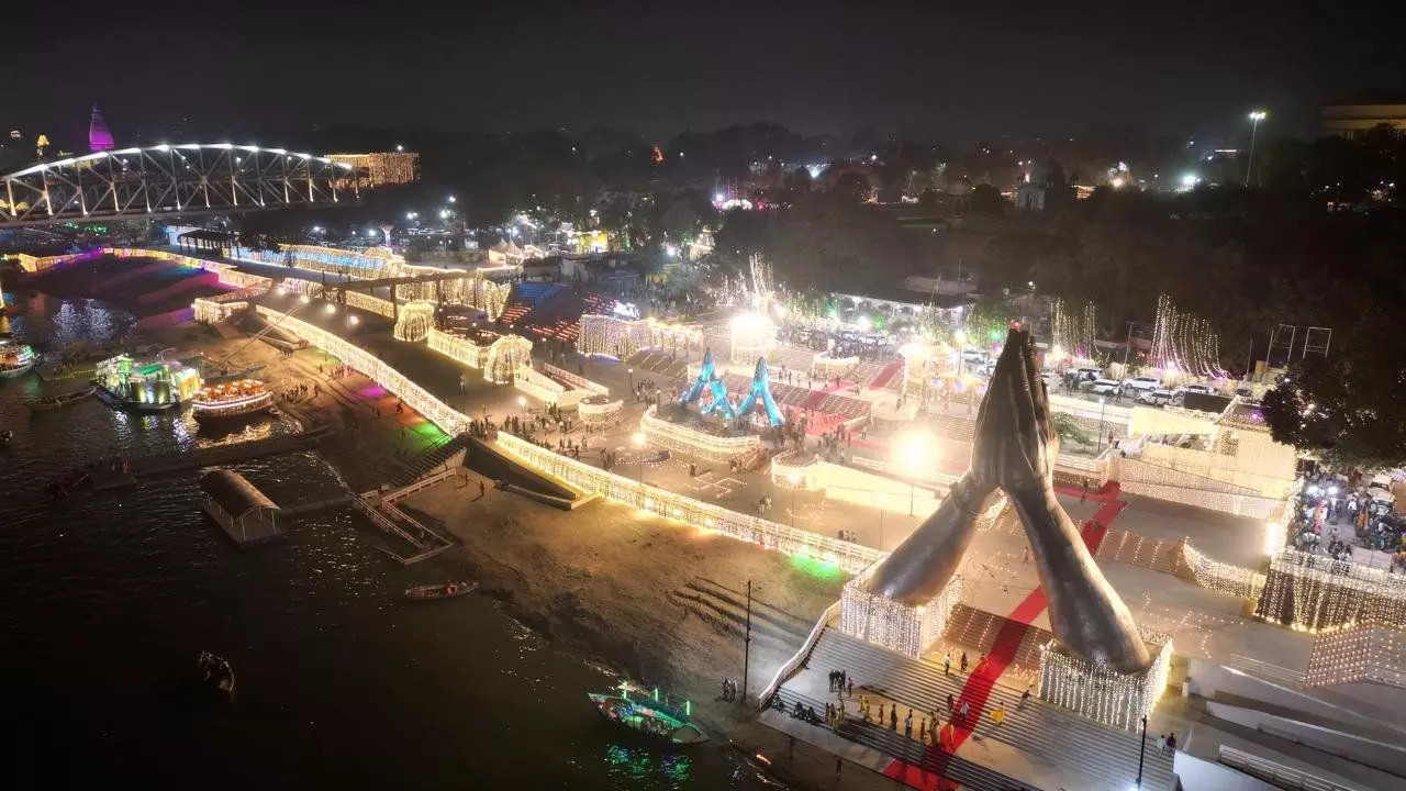 Maha Aarti at Dashashwamedh Ghat