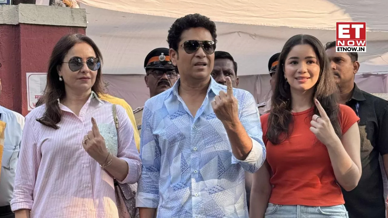 Maharashtra Election 2024 Sachin Tendulkar wife daughter cast vote