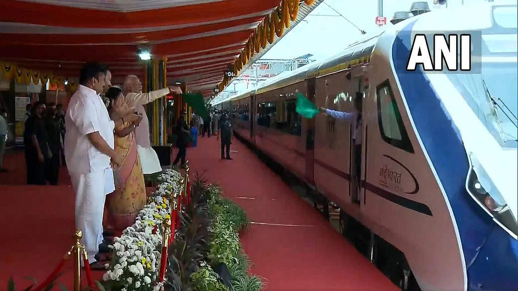 PM Modi Flags Off Secunderabad-Tirupati Vande Bharat Express - Check ...