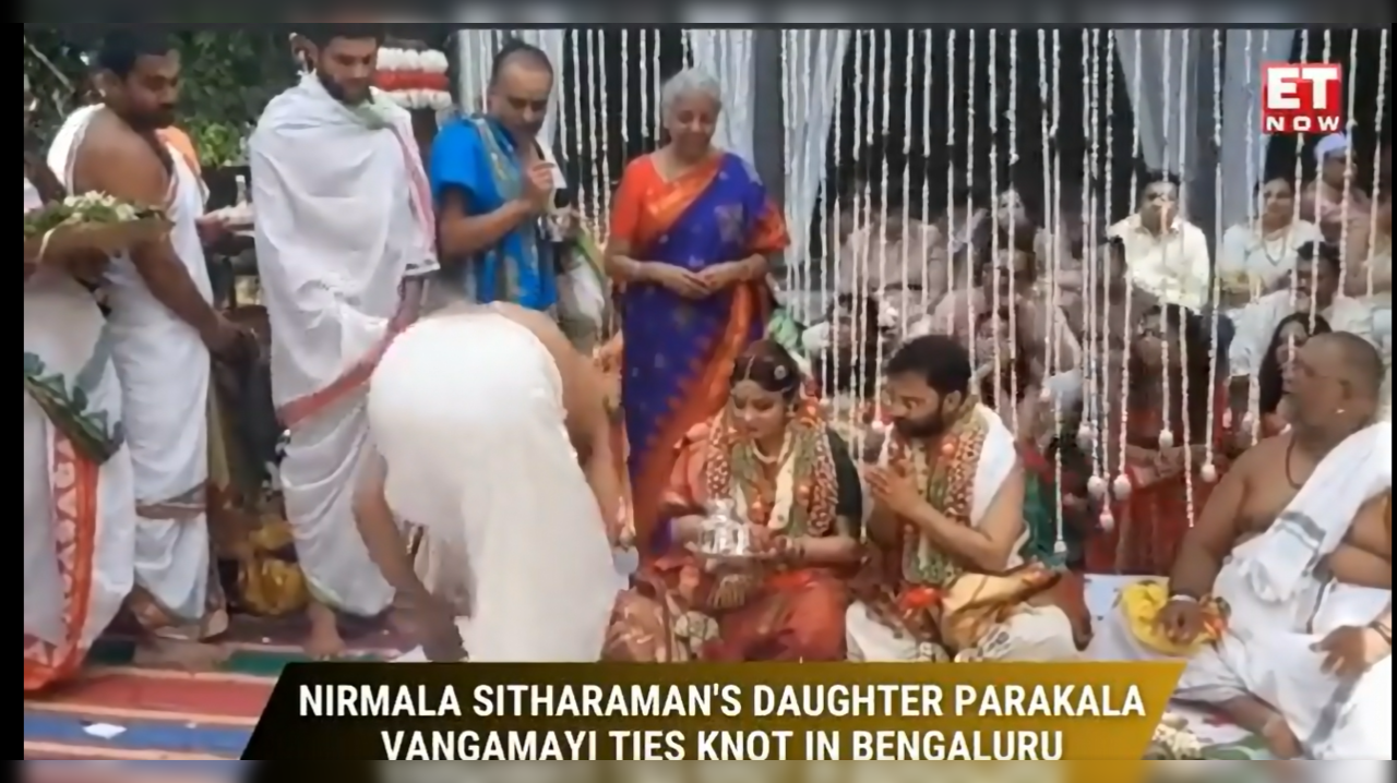 Pmo Watch Nirmala Sitharaman S Daughter Parakala Vangamayi Gets Married To Pmo Official Pratik