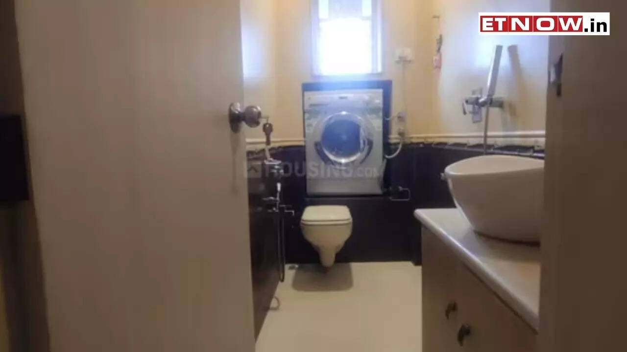 Mumbai Flat Rs 1.35 lakh monthly rent; washing machine above toilet