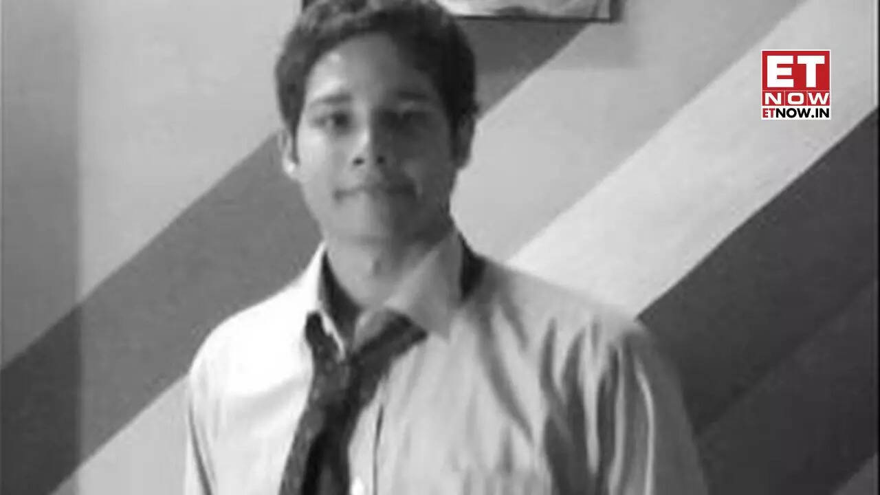 This actor dropped CA exams, REJECTED Karan Johar's film, faced Bollywood blacklisting, and debuted in a Rs 200-cr blockbuster; He is...
