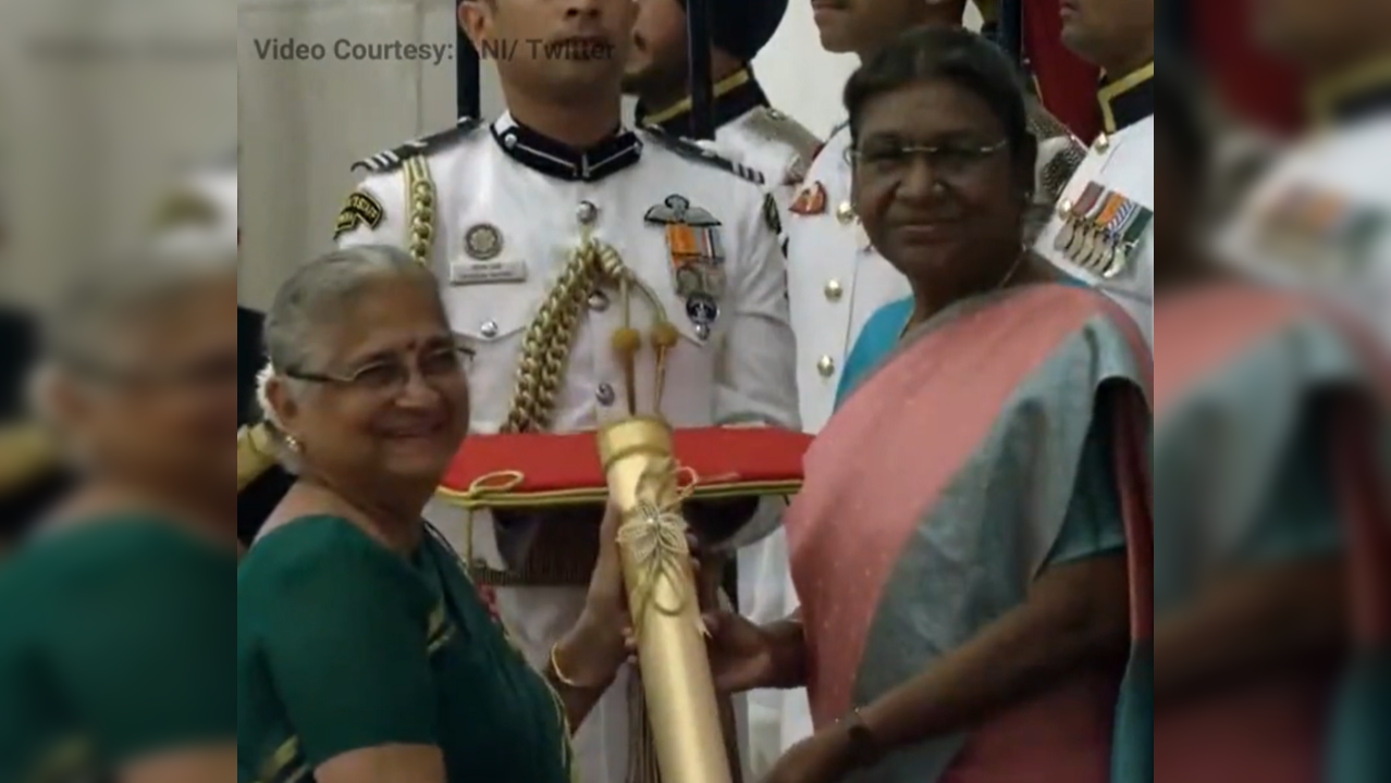 Padma Awards 2023: Sudha Murthy receives Padma Bhushan from President ...